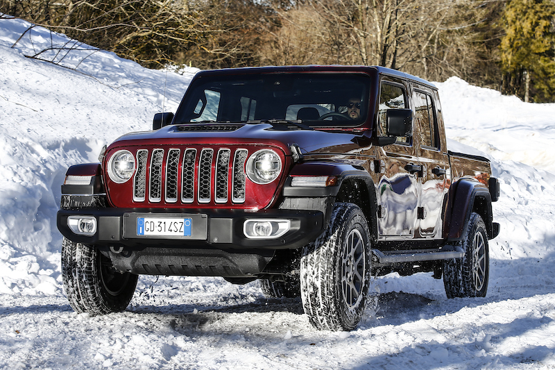 Jeep Gladiator: Mopar svela oltre 200 accessori per il nuovo pick-up 